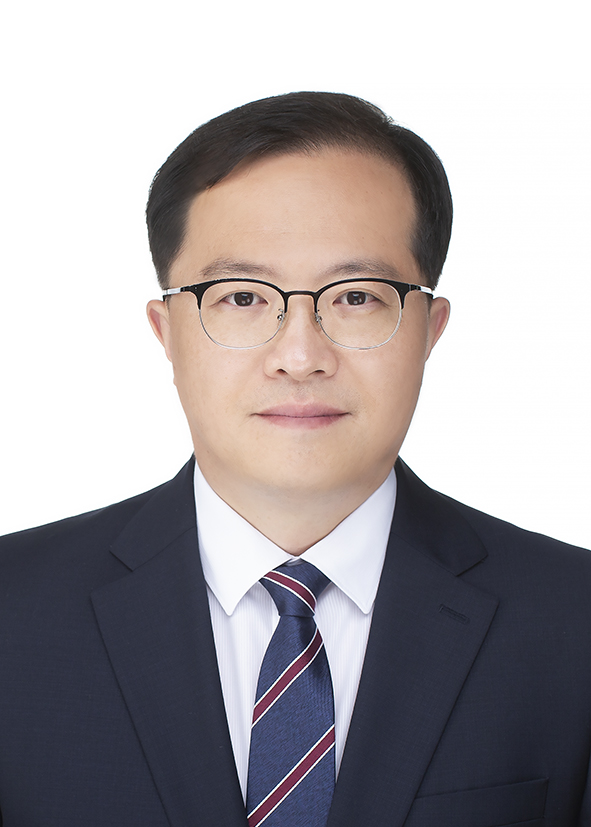 최훈 사진